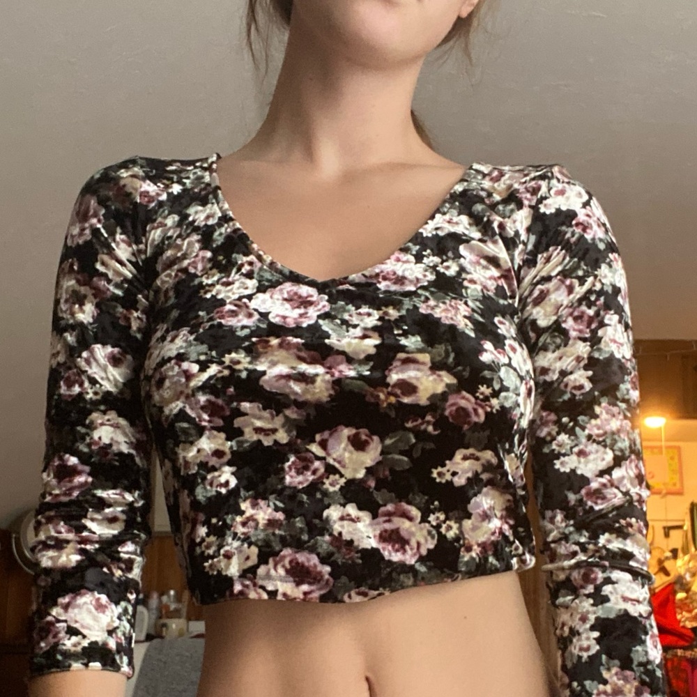 Velvet Forever 21 3/4 sleeve crop top